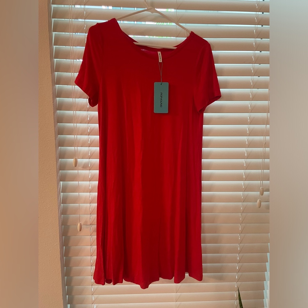 NWT Women’s short sleeve, red T-shirt, dress size Medium